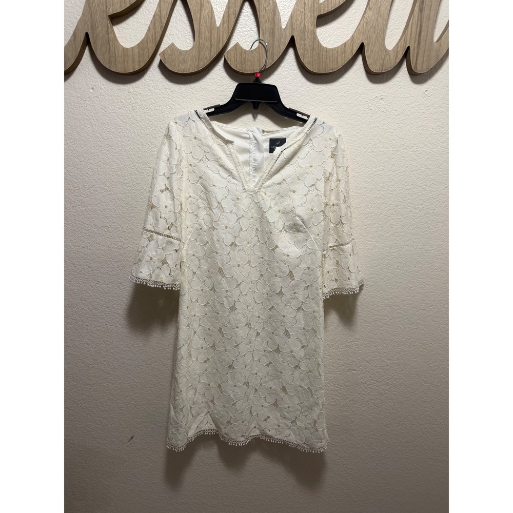 Adrianna Papell White Floral Lace Shift Dress V-Neck Sleeve Pom Trim Size 10